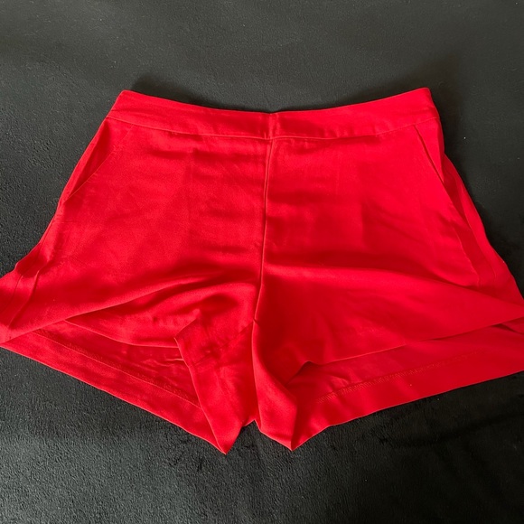 LOFT Pants - NWT Red Loft Swing Short Shorts lightweight